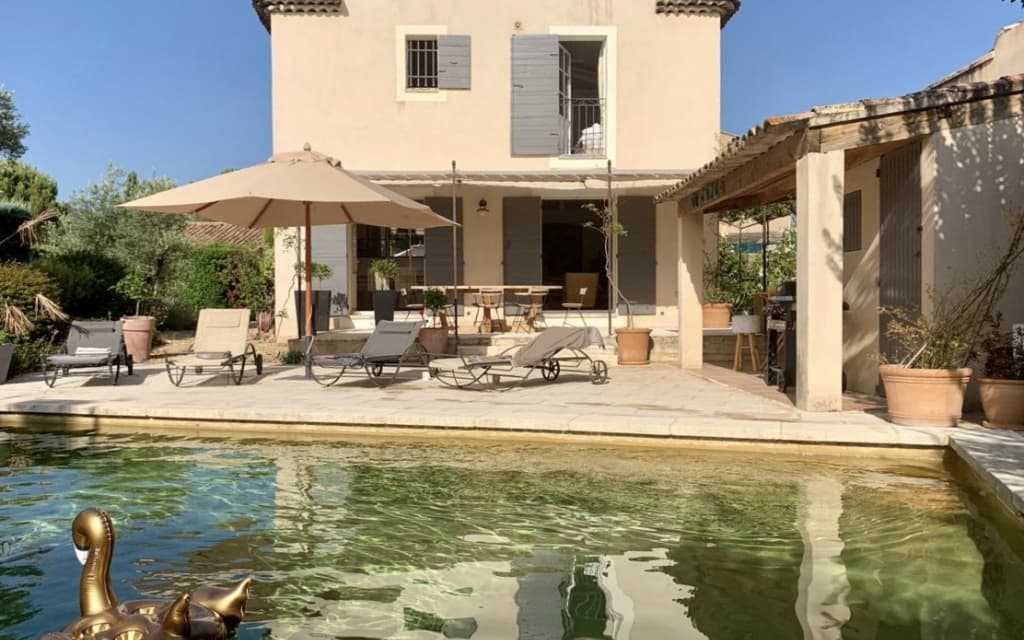 Lourmarin, charming cottage with pool at walking distance from the center