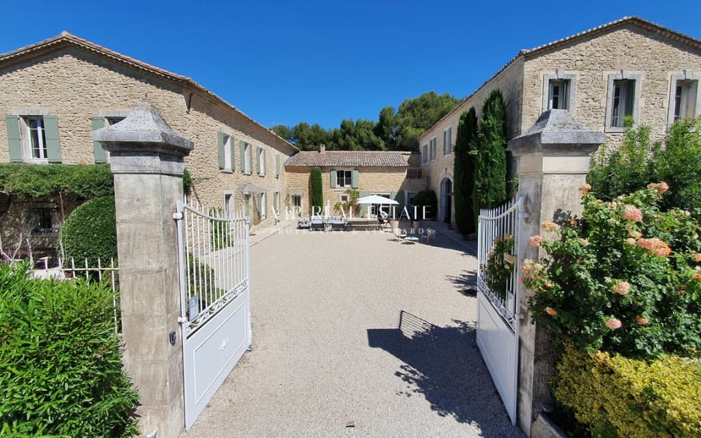 Former Winery Property at the Gates of Luberon - 3_52.jpg