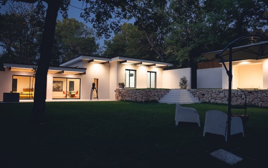 An Architectural Masterpiece near Puyricard and Château La Coste