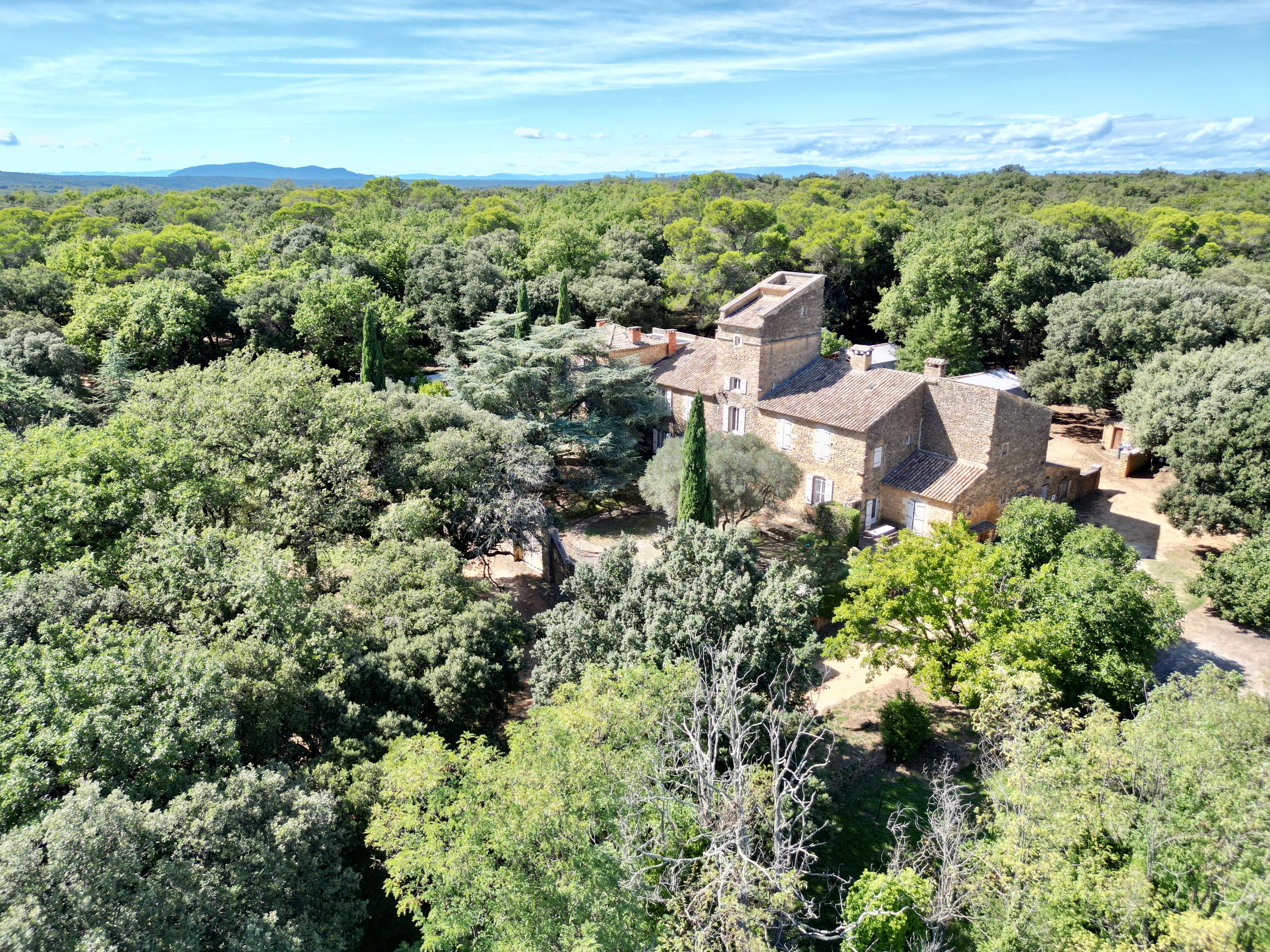 Domaine rural entre Uzès et Avignon
