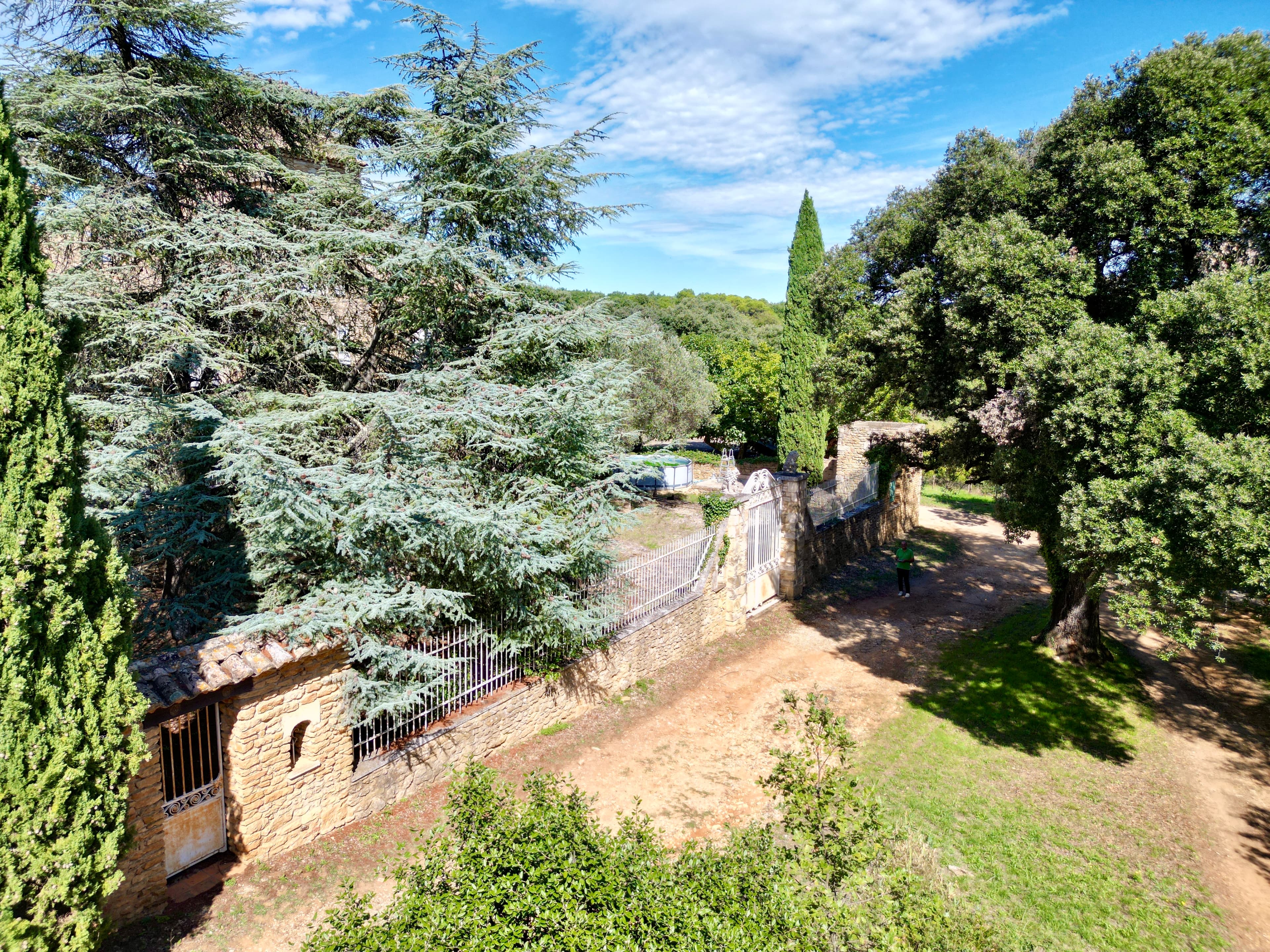 Domaine rural entre Uzès et Avignon - dji_fly_20250915_151214_669_1758017001780_photo.jpg