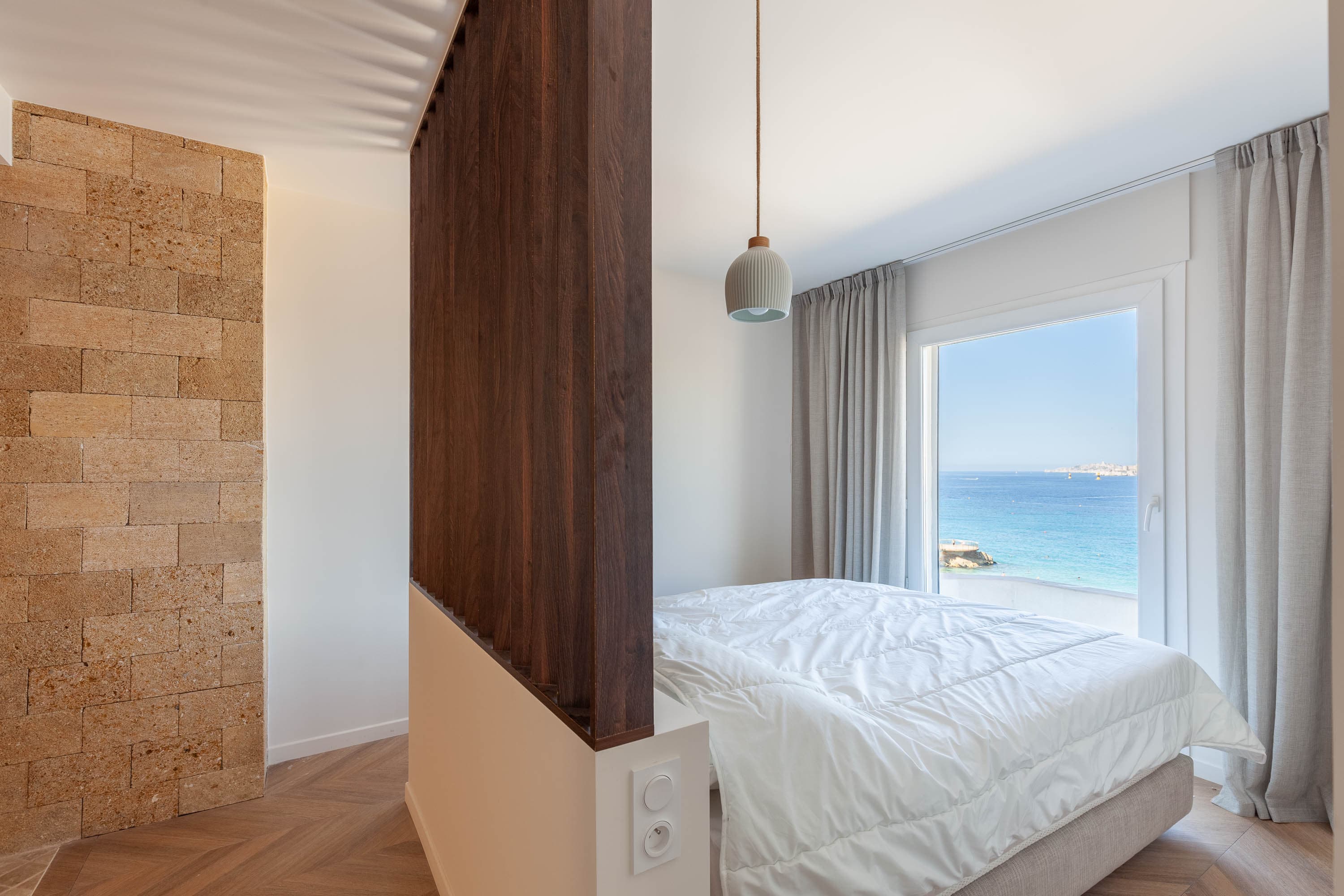 Marseille sea view apartment Catalans beach