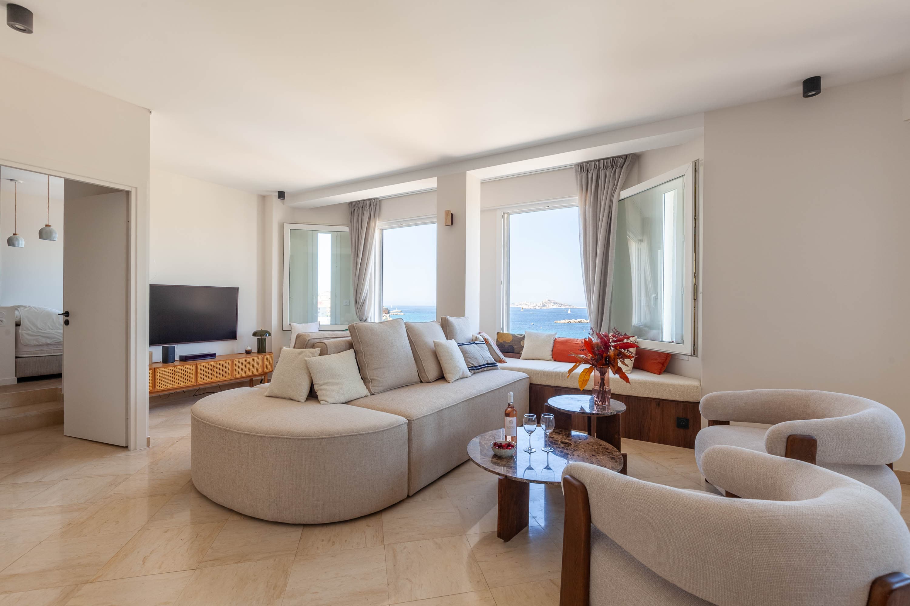 Marseille sea view apartment Catalans beach